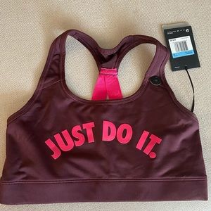 NWT Nike women’s victory sports bra